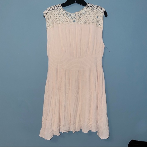 Sundance Gracefully Lovely Knee Length Dress with Smocking at Waist Size Medium - Picture 1 of 9